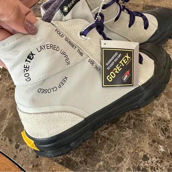 Authentic Converse Gore-Tex Unisex Boots - Picture 9 of 14